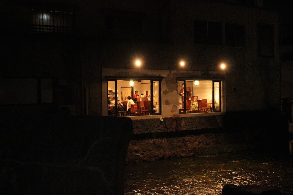 Blog 311015 night thru window